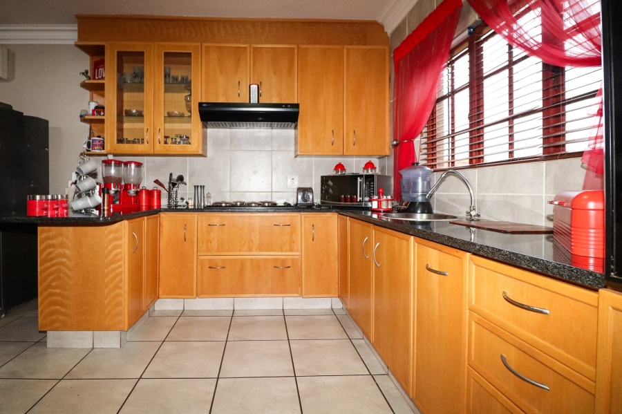3 Bedroom Property for Sale in Flamwood North West